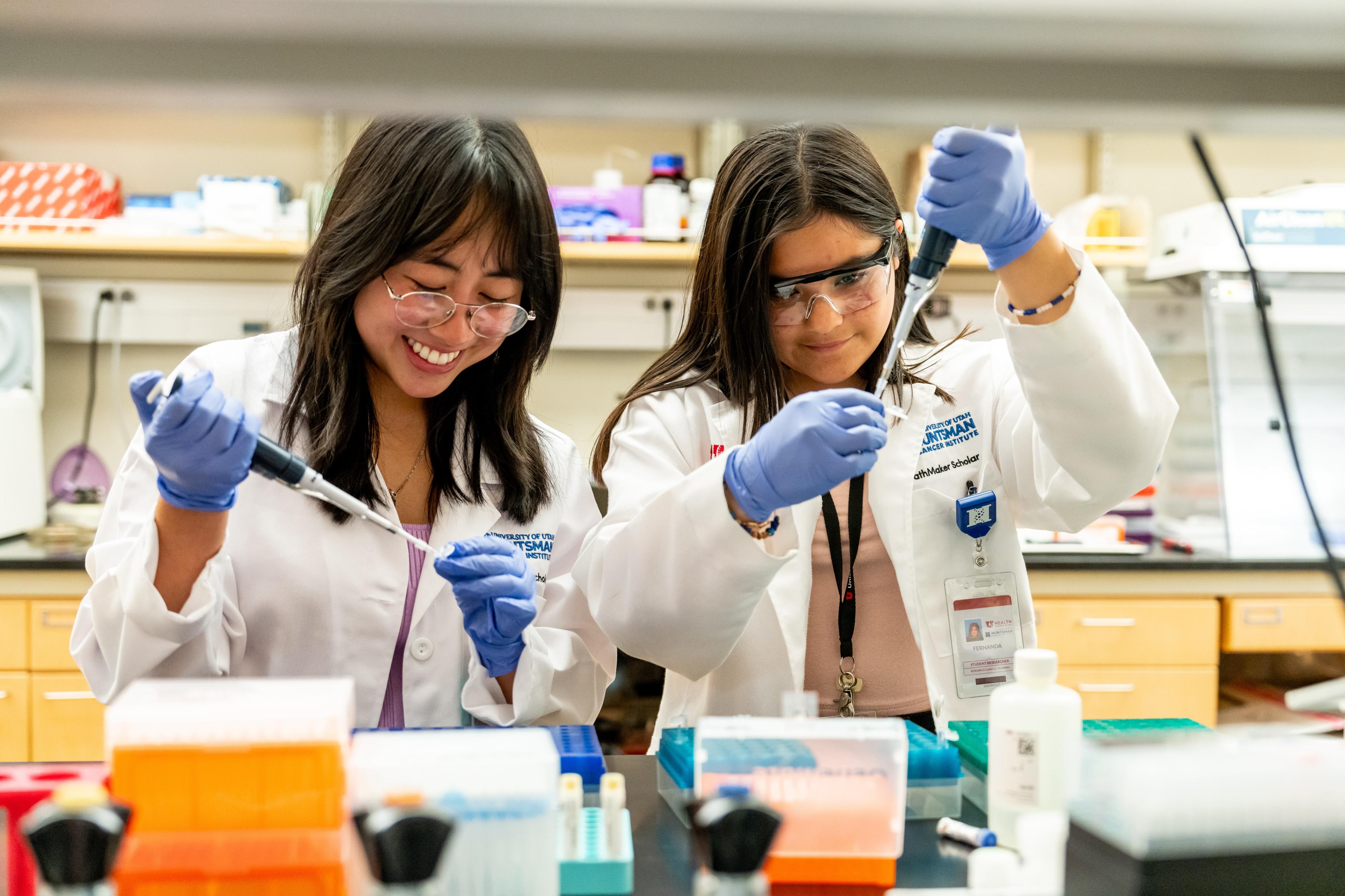 PathMaker-Scholar-in-Lab-2023-08 (Mimi Tran and Fernanda Costilla)
