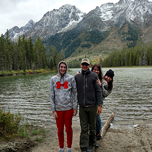 Mikel Currey with her family, her husband Jason and two kids Max and Robin