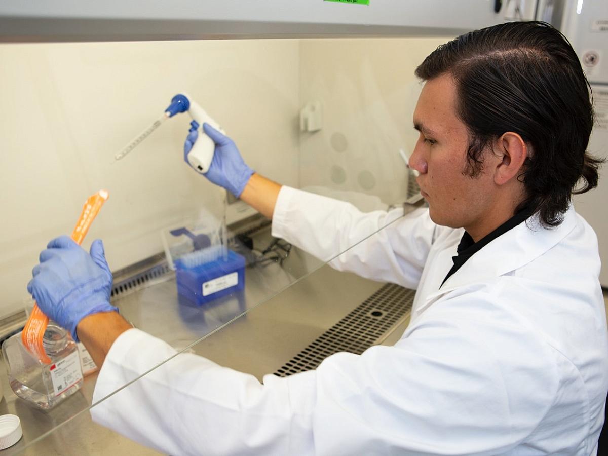 NARI Trainee Christian White using Laboratory Fume Hood