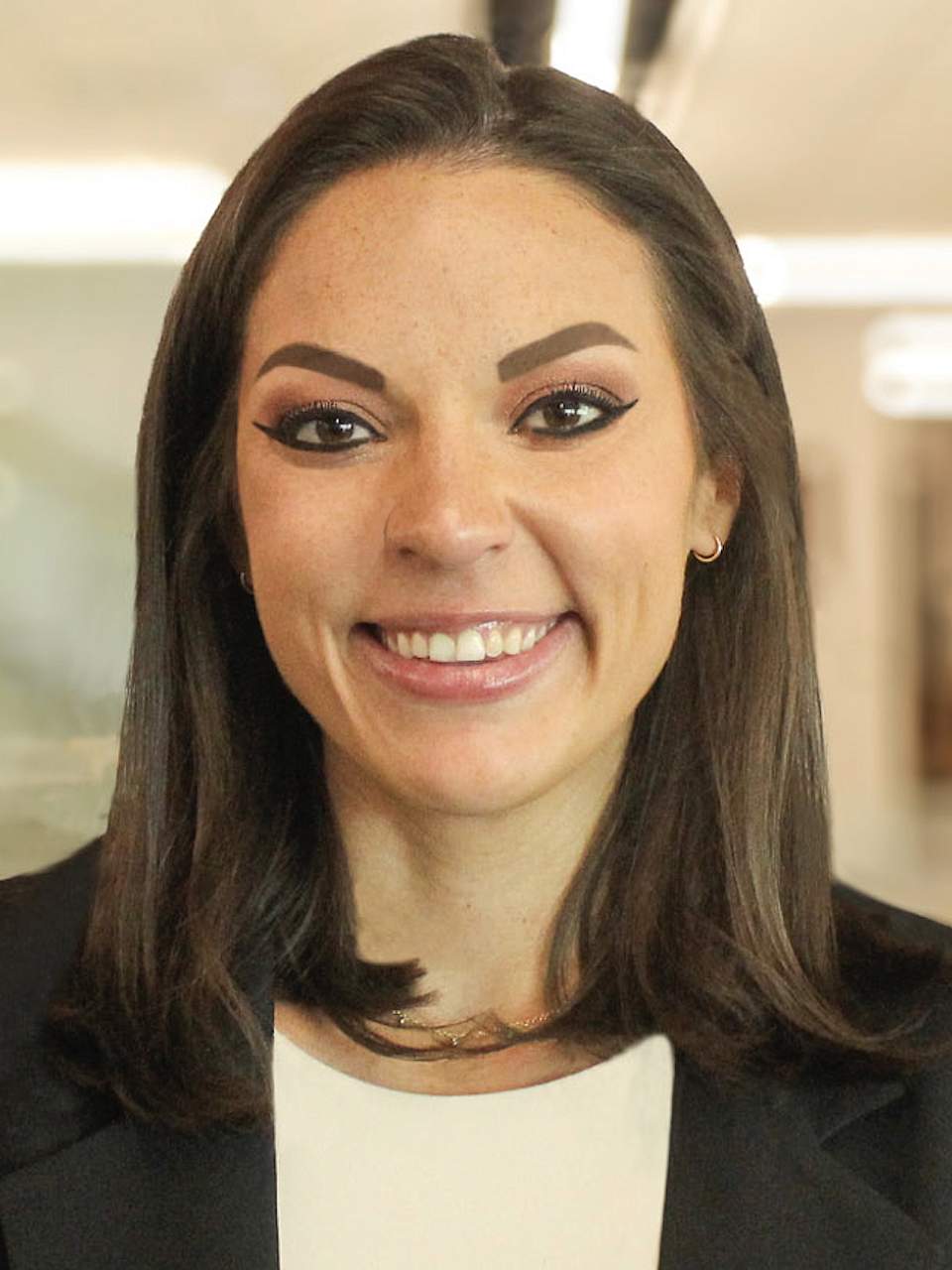 Jenn Handrop Headshot